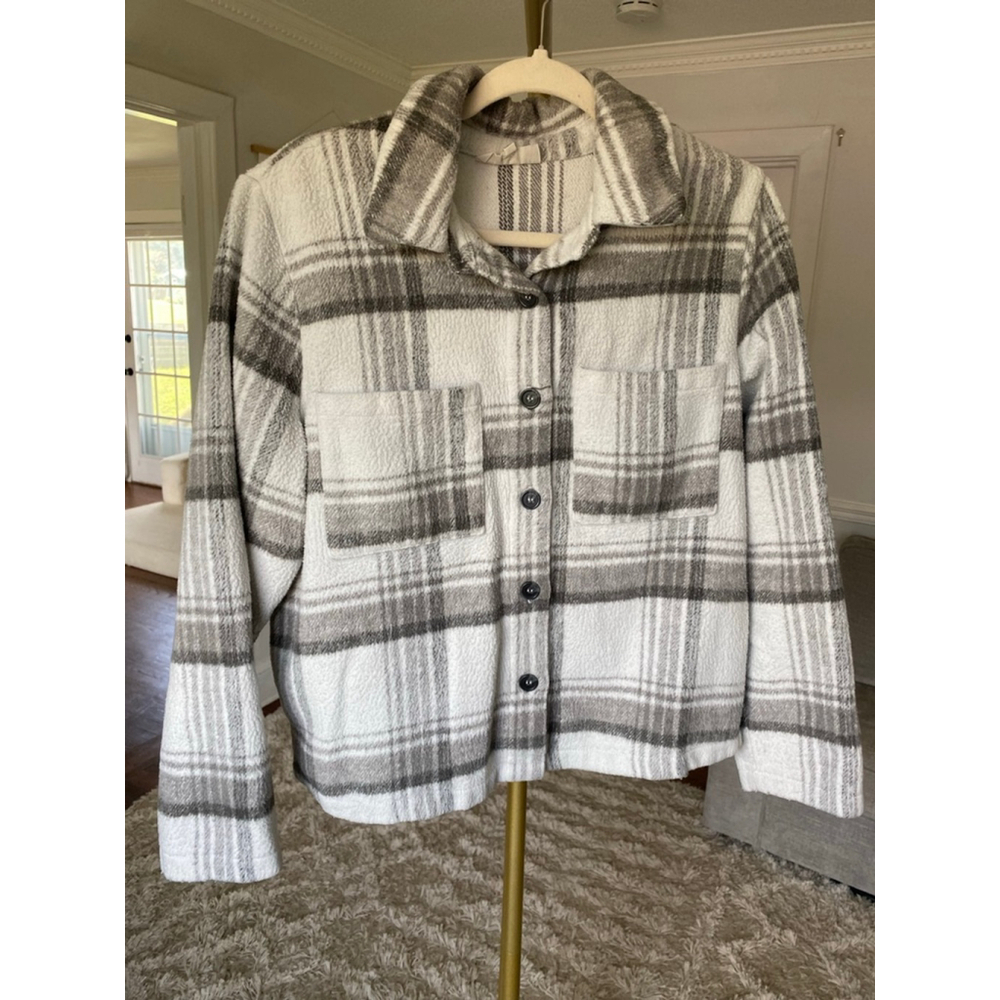 Melloday Plaid Button Down Shacket M Cozy Neutral Fleece Soft Minimal Granola